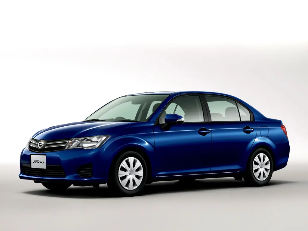 Toyota Corolla Axio (NKE165, NRE160, NZE161, NZE164) 2 поколение, седан, гибрид (05.2012 - 03.2015)